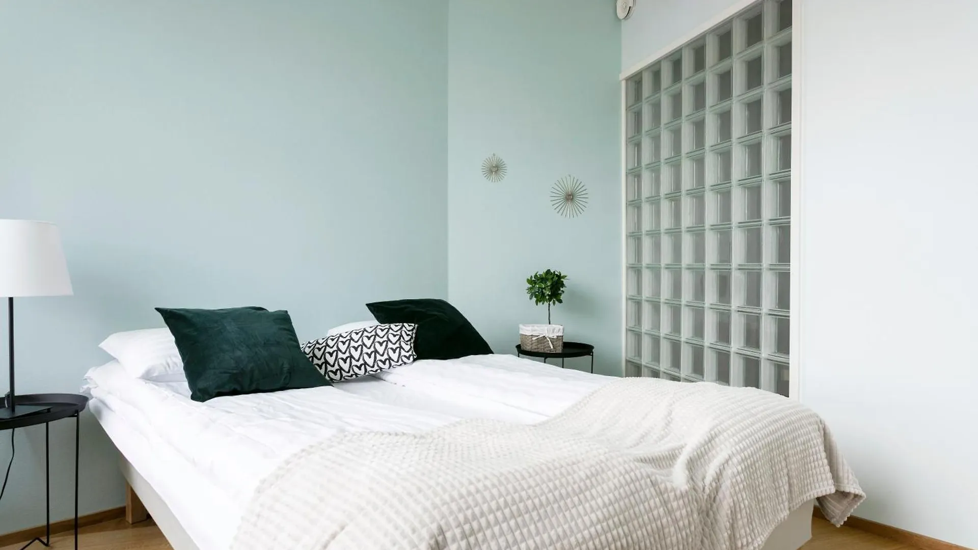 2Ndhomes Beautiful Kamppi Center Apartment With Spa & Terrace 赫尔辛基